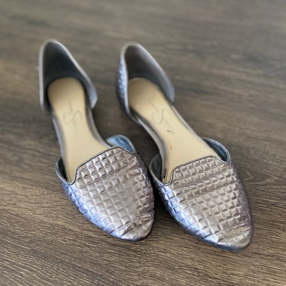 Jessica Simpson stylish flats!